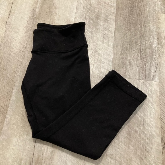 lululemon athletica Pants - Lululemon yoga crop pant